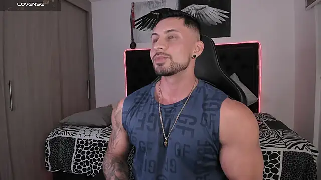 santi aesthetic online show from June 21, 2:50 am