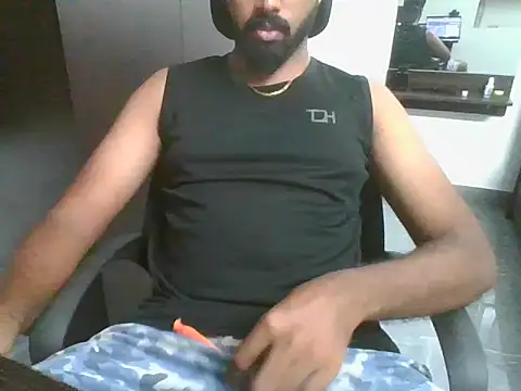 Snapshot of lovelyakash69 chatting on October 7, 11:47 am lovelyakash69 online show from October 7, 11:47 am