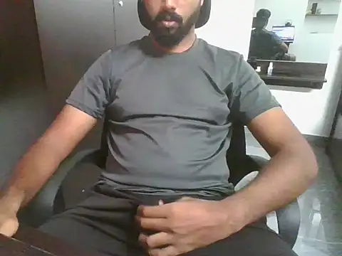 Snapshot of lovelyakash69 chatting on October 13, 4:29 am lovelyakash69 online show from October 13, 4:29 am
