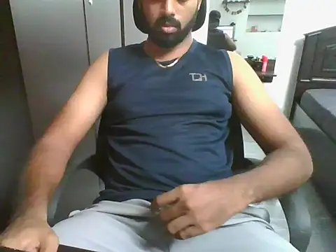 lovelyakash69 online show from April 16, 12:27 pm