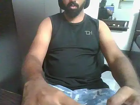 Snapshot of lovelyakash69 chatting on October 6, 3:33 am lovelyakash69 online show from October 6, 3:33 am
