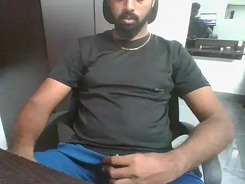 Snapshot of lovelyakash69 chatting on September 15, 4:25 am lovelyakash69 online show from September 15, 4:25 am