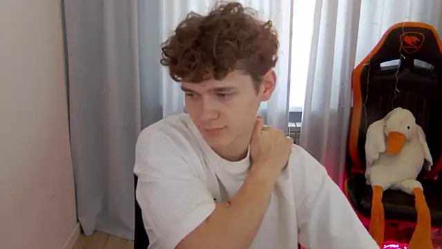 DanyDavis online show from April 24, 12:40 pm