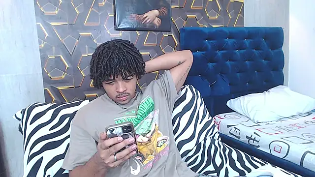 Snapshot of black_king_241 chatting on October 5, 3:21 am black king 241 online show from October 5, 3:21 am