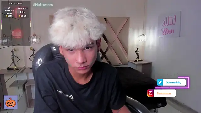 OliverTwinky online show from October 14, 2:35 pm