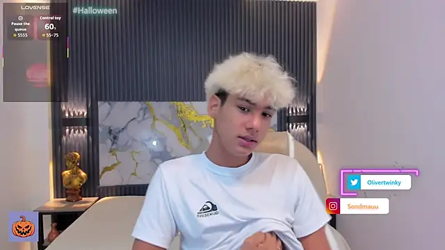 OliverTwinky online show from October 15, 10:06 pm