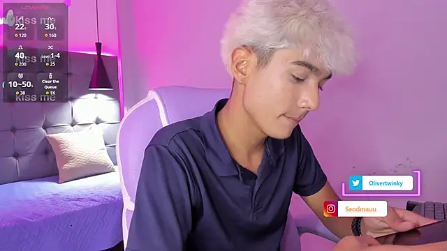 OliverTwinky online show from September 14, 6:26 am