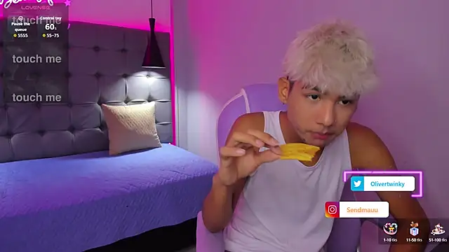 OliverTwinky online show from September 13, 6:25 am