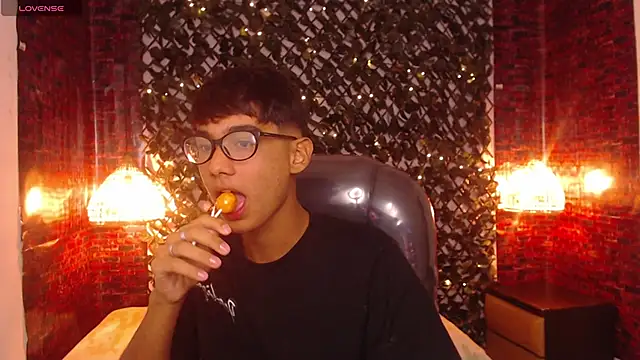 OliverTwinky online show from March 21, 4:49 am