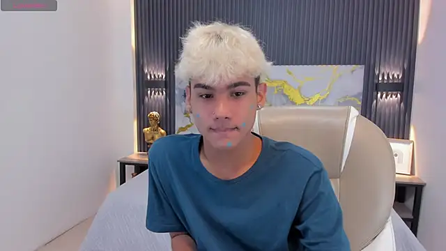 OliverTwinky online show from October 4, 2:00 pm