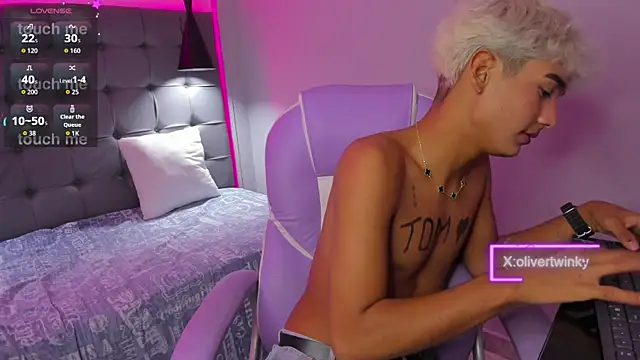 OliverTwinky online show from September 10, 5:50 am