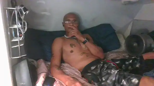 badboy2u2025 online show from December 21, 3:09 pm