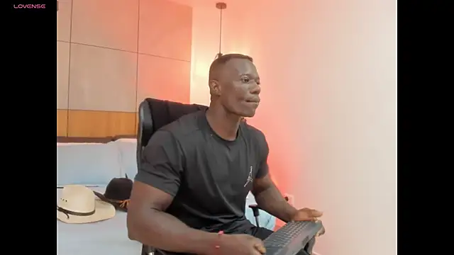 MarcusBlack  online show from April 23, 12:29 pm