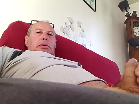 Vince072 online show from June 14, 7:43 am