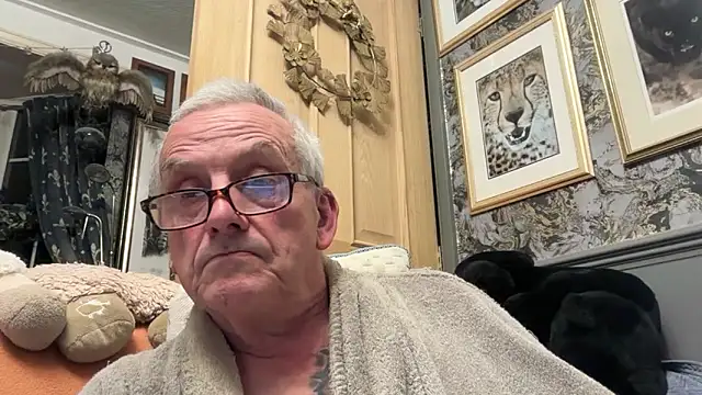 poggles online show from February 15, 8:39 pm