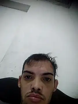 Snapshot of GuilhermeYuree chatting on October 19, 7:22 am GuilhermeYuree online show from October 19, 7:22 am