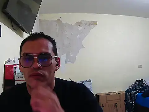 Snapshot of DOBLEWYOSK69G chatting on October 21, 4:59 am DOBLEWYOSK69G online show from October 21, 4:59 am