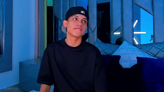 Sebax Young online show from September 23, 4:23 am