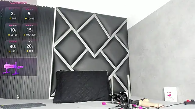 Snapshot of hot_boy_04 chatting on October 14, 1:07 pm hot boy 04 online show from October 14, 1:07 pm