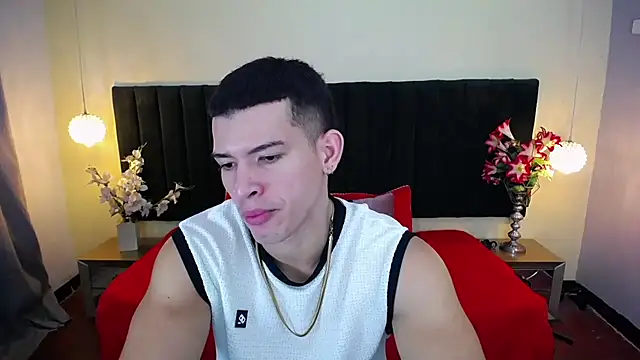 Snapshot of ethan_rodgers chatting on September 29, 8:05 pm ethan rodgers online show from September 29, 8:05 pm
