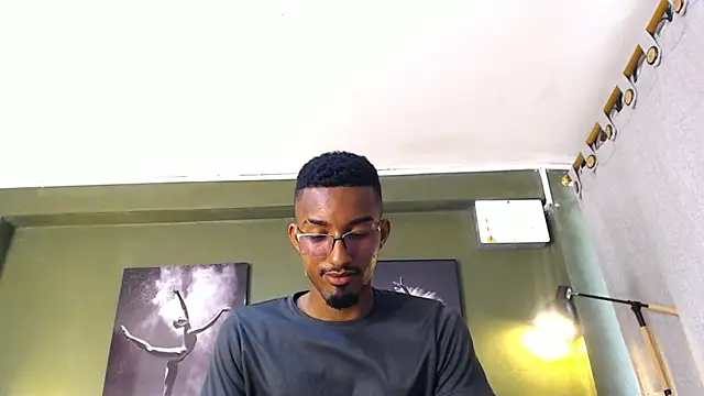 Snapshot of Darwin_mayo chatting on September 11, 5:34 pm Darwin mayo online show from September 11, 5:34 pm