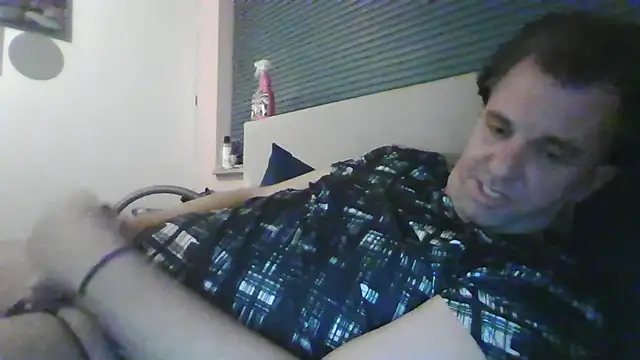 Snapshot of JasperGeil chatting on October 11, 11:09 pm JasperGeil online show from October 11, 11:09 pm
