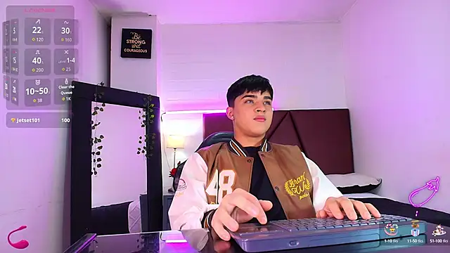 Snapshot of Lucass_love chatting on September 11, 1:43 pm Lucass love online show from September 11, 1:43 pm