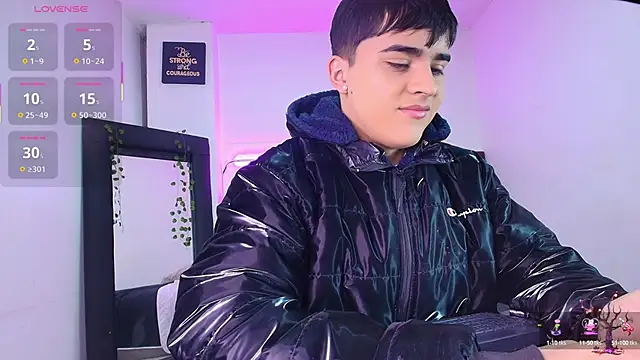 Snapshot of Lucass_love chatting on October 15, 1:30 pm Lucass love online show from October 15, 1:30 pm