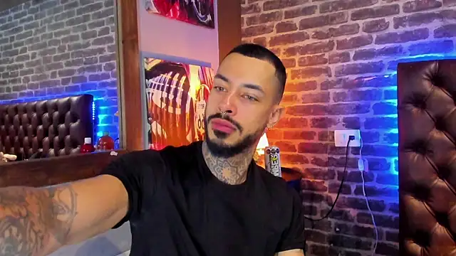 VinzenzRizzo online show from February 14, 4:51 am