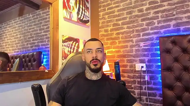 VinzenzRizzo online show from December 4, 4:30 am