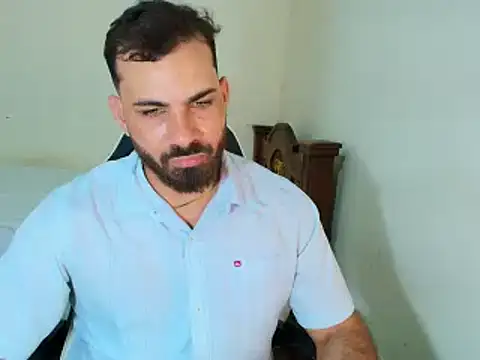 Snapshot of max_love255 chatting on September 24, 8:18 pm max love255 online show from September 24, 8:18 pm