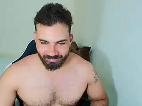 Snapshot of max_love255 chatting on October 1, 8:13 pm max love255 online show from October 1, 8:13 pm