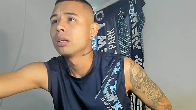  Logan Colton  online show from February 5, 9:44 pm