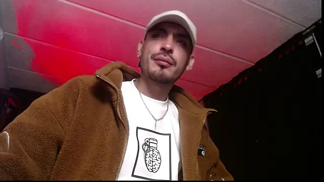 malek xarx  online show from November 23, 5:40 am