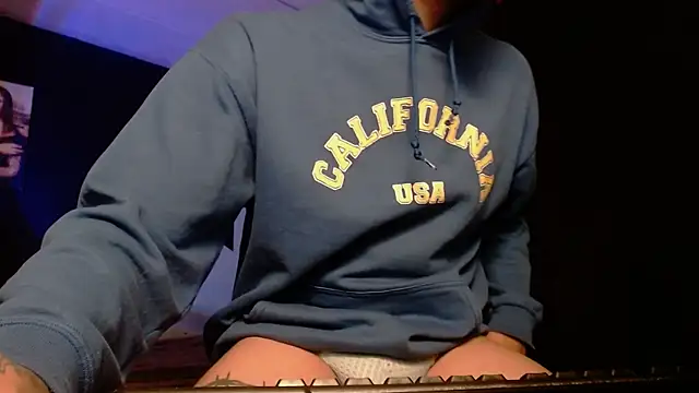 malek xarx  online show from October 25, 5:53 am