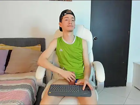 ThiagooJames online show from March 7, 12:41 am