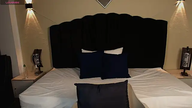 Snapshot of Aleecandrews chatting on September 8, 7:24 pm Aleecandrews online show from September 8, 7:24 pm