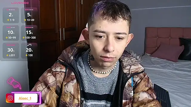 Snapshot of Aleecandrews chatting on September 27, 7:45 pm Aleecandrews online show from September 27, 7:45 pm