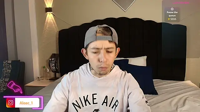 Snapshot of Aleecandrews chatting on September 15, 7:15 pm Aleecandrews online show from September 15, 7:15 pm