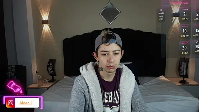 Snapshot of Aleecandrews chatting on September 13, 7:15 pm Aleecandrews online show from September 13, 7:15 pm