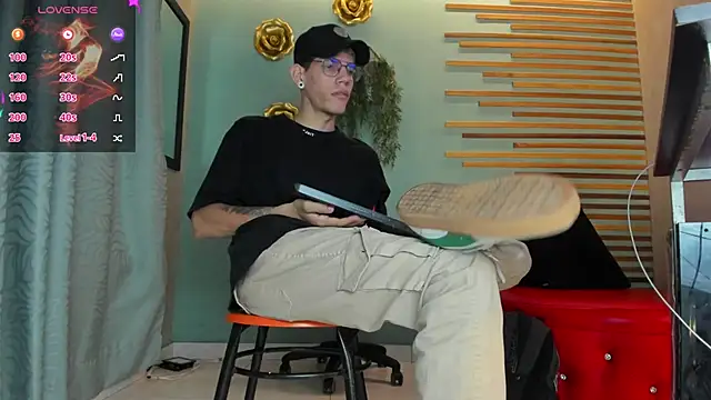 Snapshot of david_huge chatting on October 2, 1:42 am david huge online show from October 2, 1:42 am