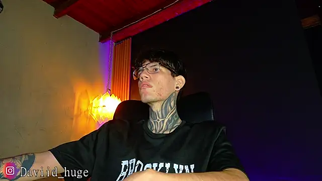 david huge online show from June 13, 8:34 am