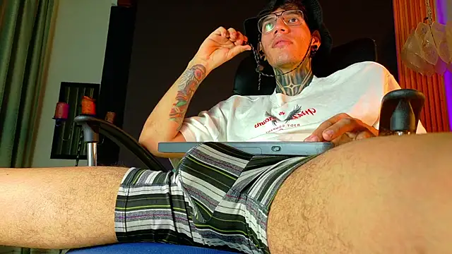 david huge online show from July 18, 6:30 am