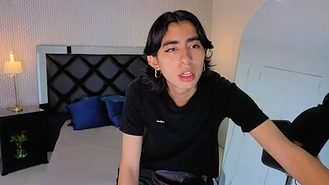 Snapshot of ryo_light chatting on September 29, 10:27 pm ryo light online show from September 29, 10:27 pm