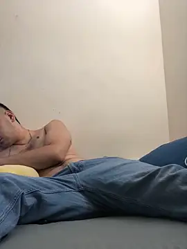 Snapshot of Cesar_Augusto chatting on October 11, 7:23 am Cesar Augusto online show from October 11, 7:23 am