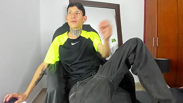 Davide 444 online show from October 12, 3:44 am