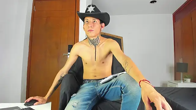 Davide 444 online show from October 17, 4:38 am