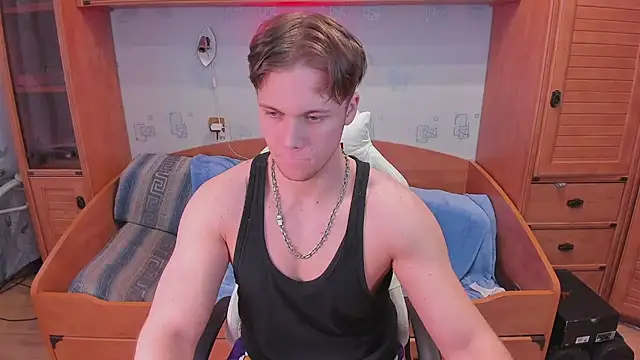 Dexter Bennett online show from April 28, 1:49 pm