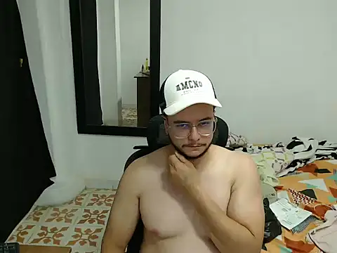 cloudsxxx online show from February 13, 10:37 pm