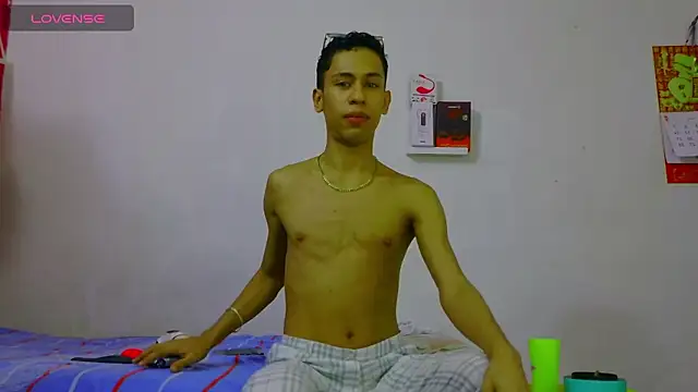 dylan apol0 online show from March 9, 3:00 am